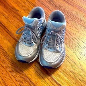 Used New Balance 1340 v3 Running Shoes for women in good condition. Size 8W